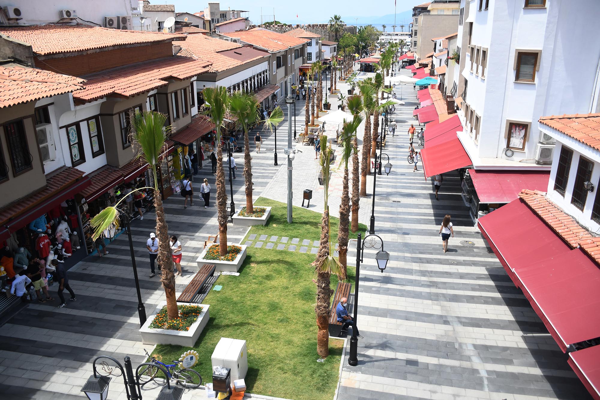 Kuşadası çarşı ve yaya yaşamı
